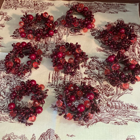 Tabletop SET of 8 Napkin Rings in Deep Red with sparkle, elegant - Picture 3 of 7